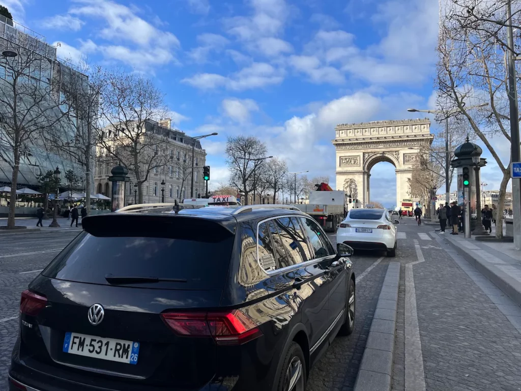Taxi à Valence : quels trajets peut-on réserver dans la Drôme et au-delà ?